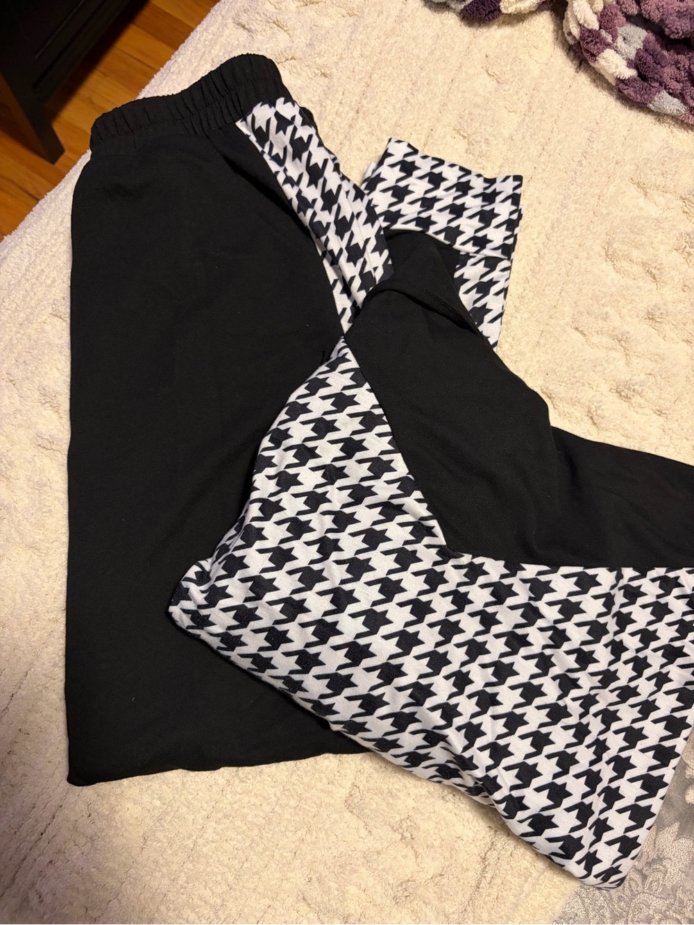 L | Black & White Houndstooth Lounge Set